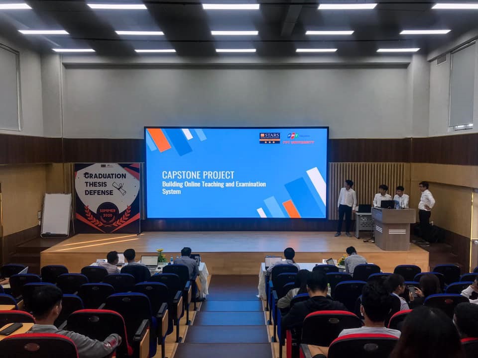 hội trường và phòng Semiar trở thành nơi để các bạn bảo vệ đồ án kỳ Summer 2020.
