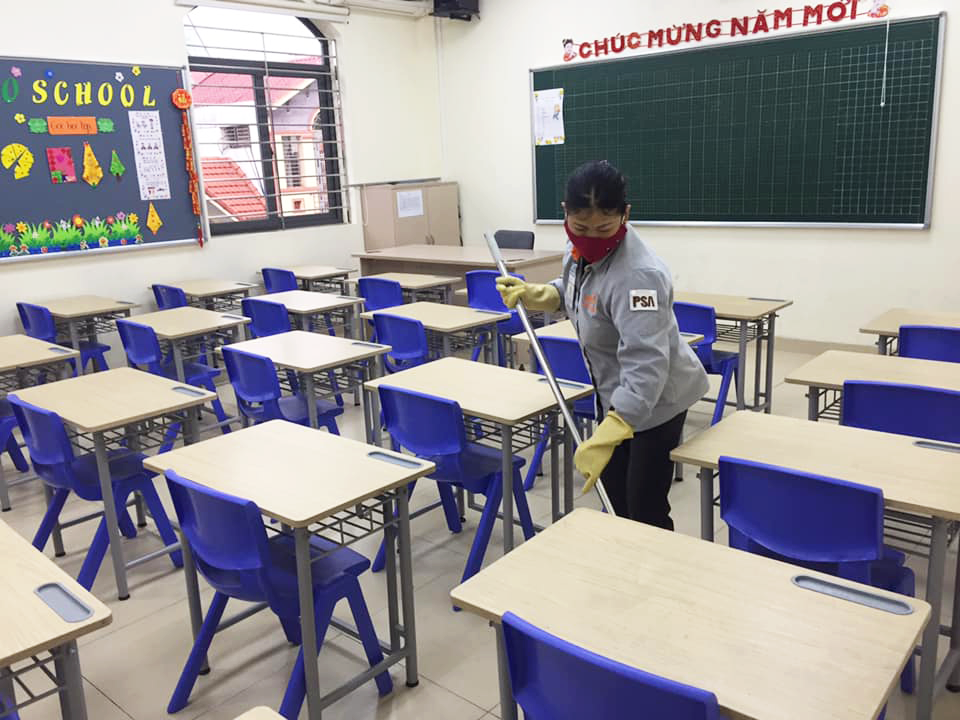 Trường TH - THCS FPT Cầu Giấy tiến hành các biện pháp vệ sinh, khử trùng cơ sở vật chất