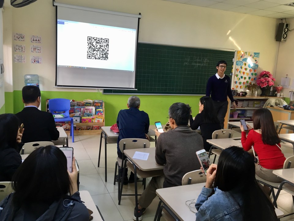 Để tài về VR/AR của diễn giả Lương Trung Tiến thu hút đông đảo người tham dự để cải thiện việc học cugnf trải nghiệm cho học sinh