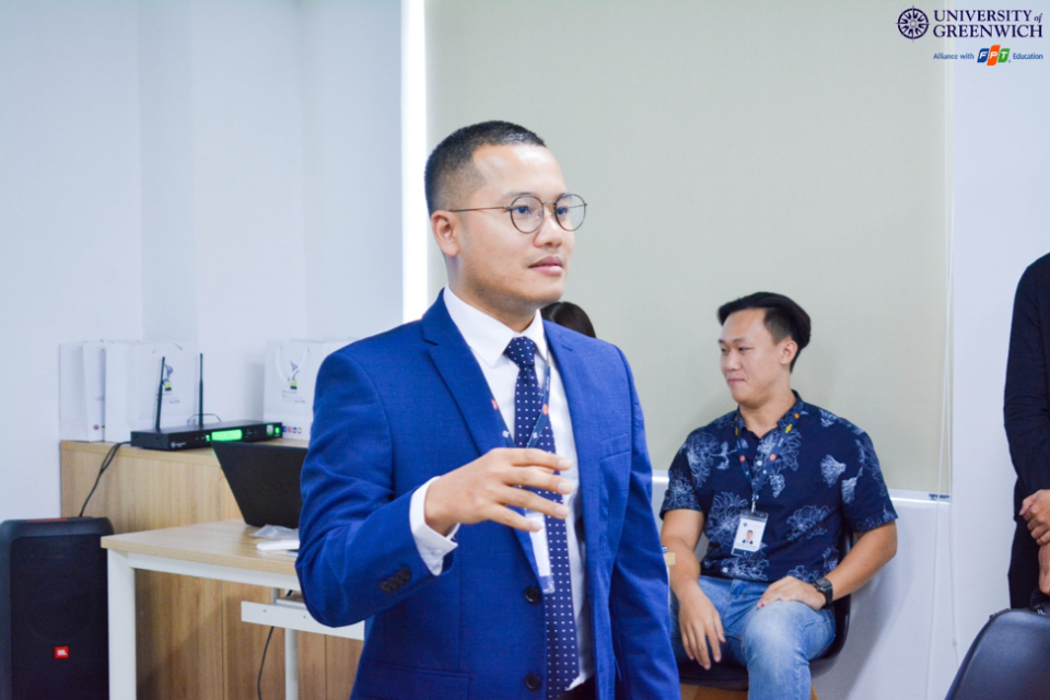 Trong hành trình học cùng trải nghiệm, hai đại diễn từ tập đoàn Việt Thái Quốc Tế đã có mặt để đón tiếp các bạn sinh viên