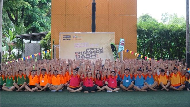 Hơn 200 tân sinh viên ĐH FPT chinh phục đất nước Triệu voi