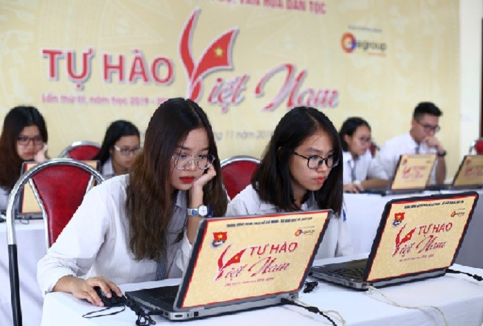Học sinh tham gia Cuộc thi trực tuyến tìm hiểu lịch sử, văn hóa dân tộc "Tự hào Việt Nam".