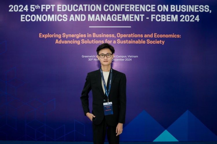 Anh Hoàng Đức Hiếu hiện đang xây dựng mô hình chăn nuôi, kinh doanh nông sản ở vùng núi Đông Bắc Việt Nam