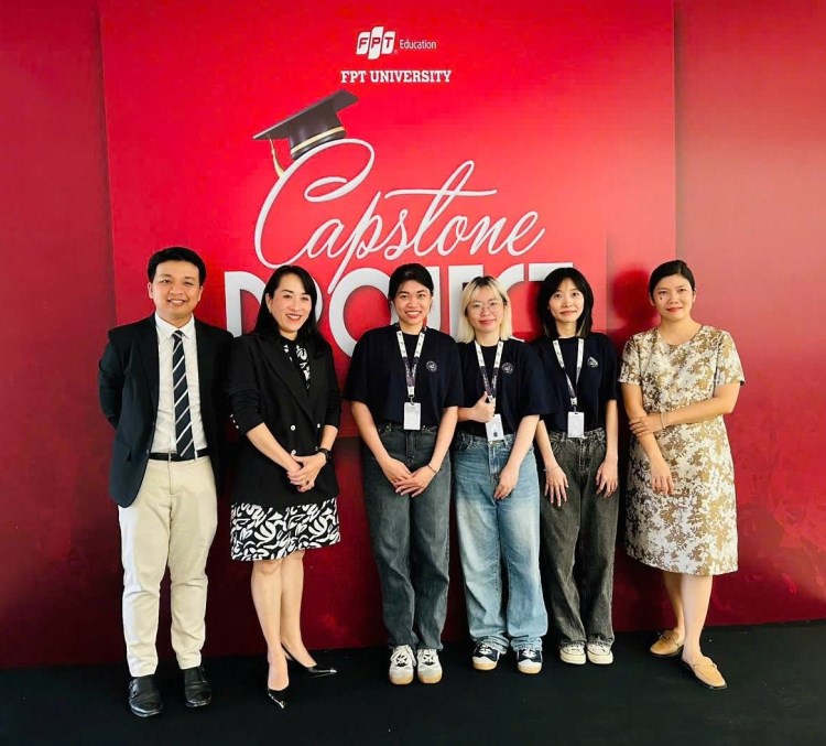 Các sinh viên Trường ĐH FPT tại buổi bảo vệ tốt nghiệp kỳ Spring 2025