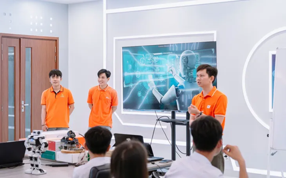 Truong-DH-FPT-dao-tao-AI