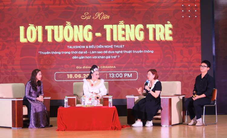 Talkshow & biểu diễn nghệ thuật “Lời Tuồng - Tiếng Trẻ” đã thu hút đông đảo sinh viên trong và ngoài trường tham gia