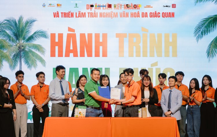 Sinh-vien-FPT-phat-trien-san-pham-cong-nghe-2