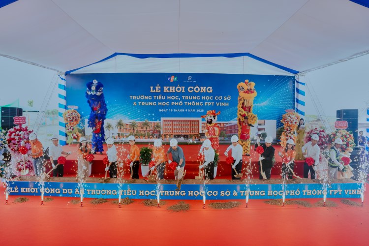 Khoi-cong-truong-pho-thong-lien-cap-FPT-tai-Vinh-1