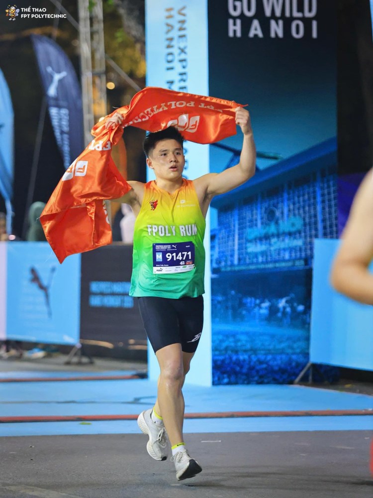 FPT-Polytechnic-VnExpress-Marathon-Hanoi-Midnight-2025-4