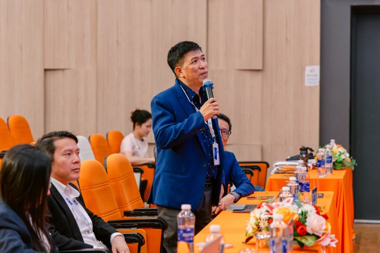 Giao-su-quoc-te-tai-FCBEM-2025-2