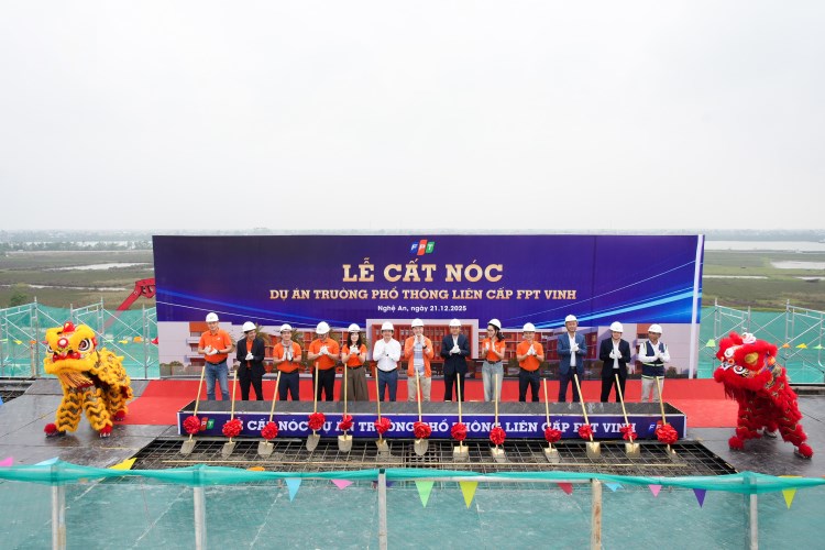 FPT-cat-noc-Truong-Pho-thong-lien-cap-tai-Vinh-va-Long-An-3