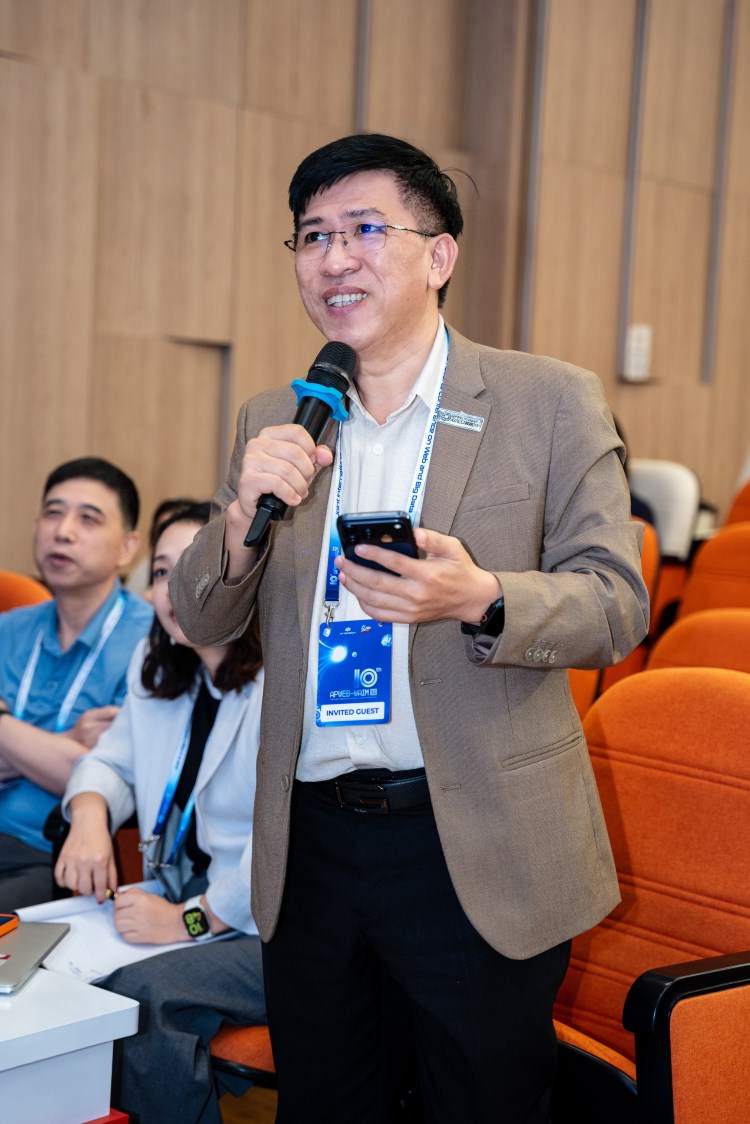 Prof-Hai-Jin-APWeb-WAIM-2026-4