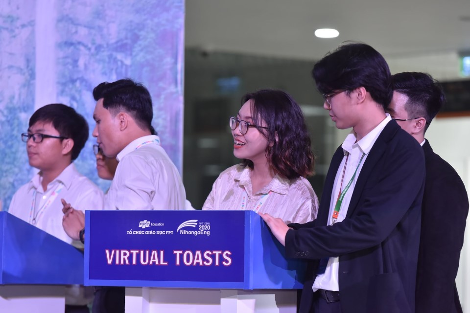 Virtual Toast với tâm thế học cùng trải nghiệm đã liên tục được xướng tên tại vị trí dẫn đầu vòng đấu.