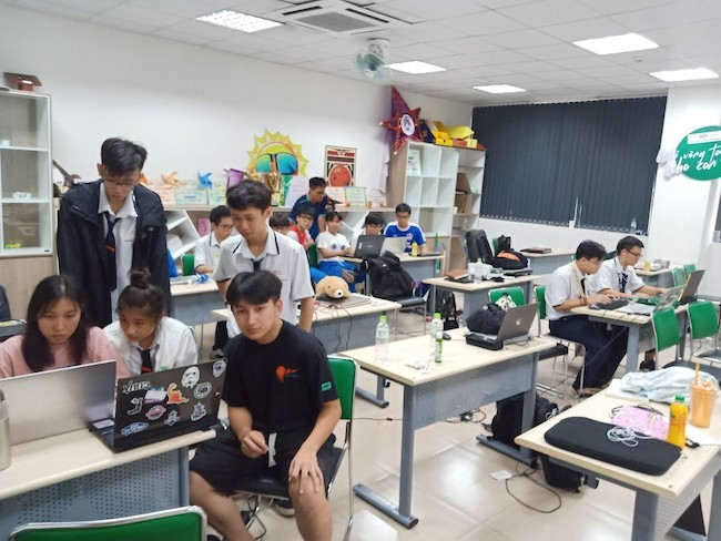 Các đội thi đến từ Cần Thơ với khí thế học cùng trải nghiệm