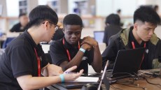 Lều chõng đi thi, thí sinh FPT Edu Hackathon 2021 xuất hiện trong hàng loạt khung hình ấn tượng