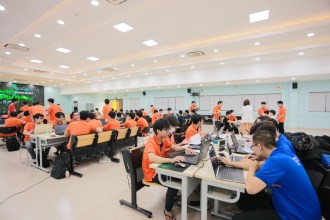 Sôi động vòng Bán kết FPT Edu Hackathon 2022