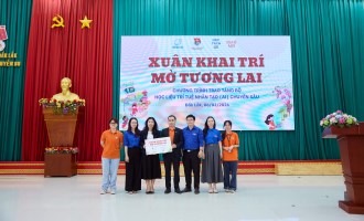 FPT tặng học liệu AI cho gần 1.000 học sinh THPT tại Đắk Lắk