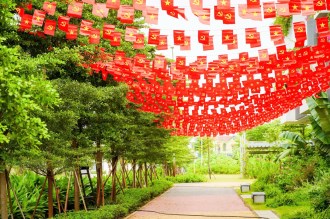 Khuôn viên FSchools toàn quốc rực rỡ cờ hoa mừng 2/9