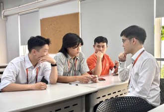 Sinh viên FPT tham gia và học hỏi tại MEDES 2025