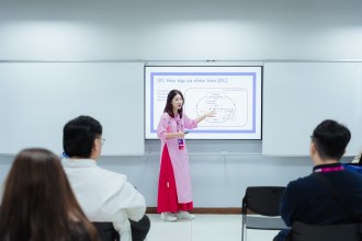 Các mô hình và nghiên cứu thúc đẩy học tập cá nhân hóa ở bậc đại học tại FPT Educamp 2025